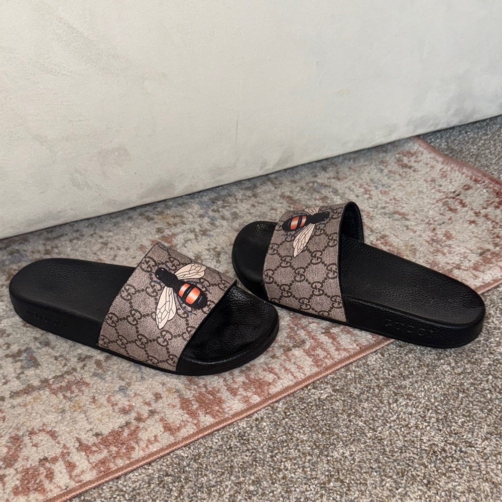 Gucci Women's Black and Brown Bee Slide Sandals